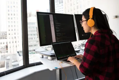 Screenshot der grünen Startseite des Terminal-Tools apfel